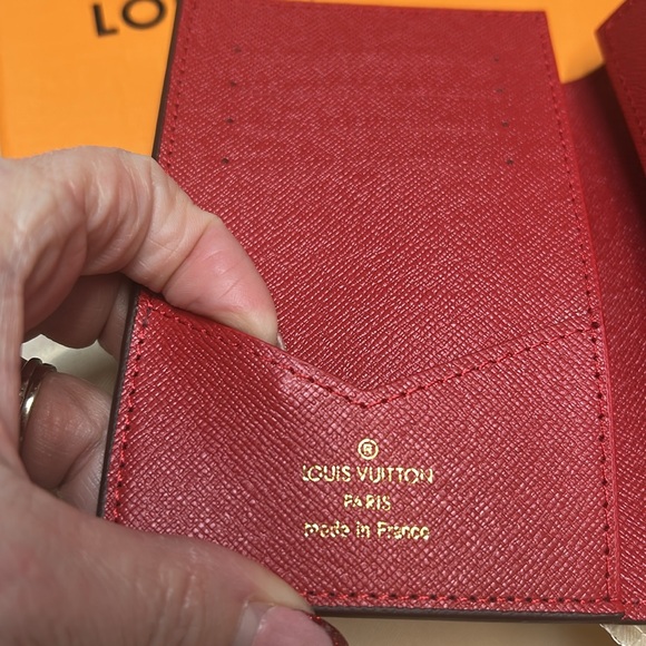 Original monogram credit card passport wallet. - Picture 6 of 8